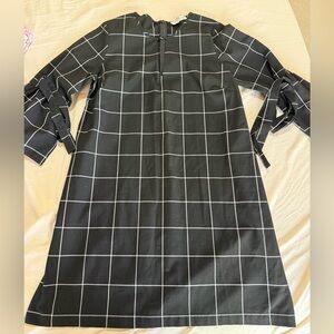 Waverly Grey black and white dress w sleeve detail